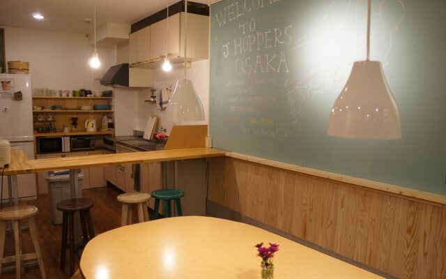 J-Hoppers Osaka Guesthouse