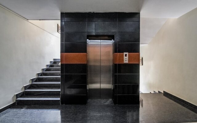 OYO 5231 M V Boutique Hotel