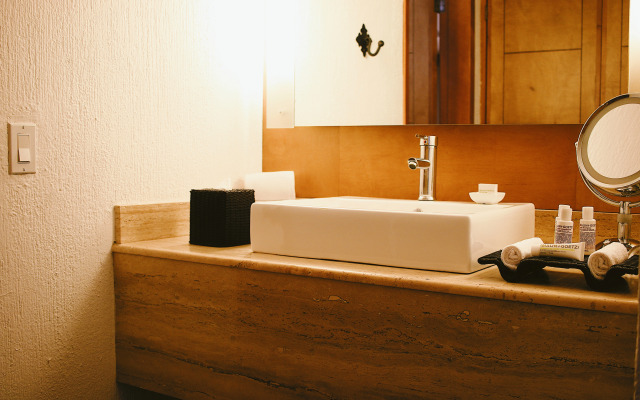 Bahia Hotel & Beach House