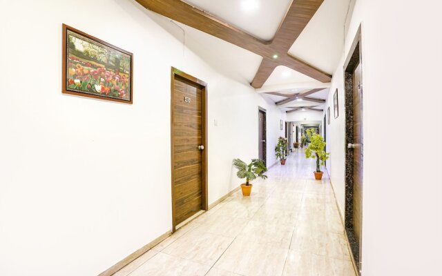 Fabhotel Ratna Palace