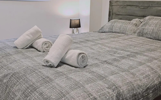 104 NIC - 102 Stay Cosmo City Suite