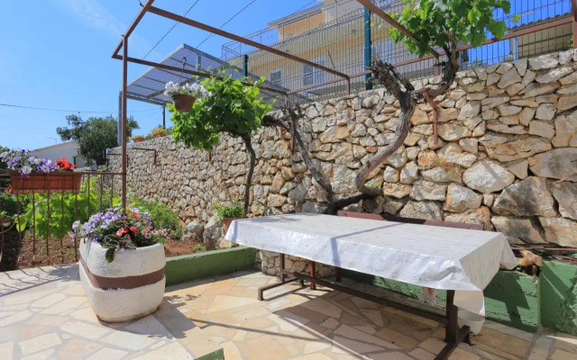 Apartments with a parking space Seget Vranjica, Trogir - 11273