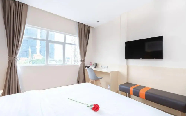 7 Days Premium Hotel