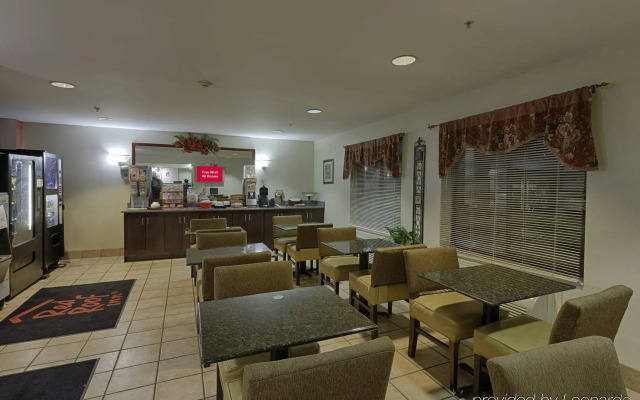 Red Roof Inn & Suites Savannah Airport