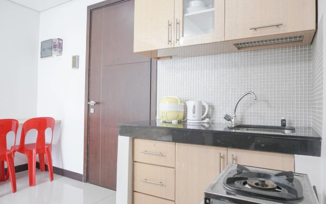 Comfort And Cozy 1Br At Sky Terrace Apartment