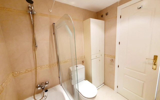 Lomas de Cabopino House