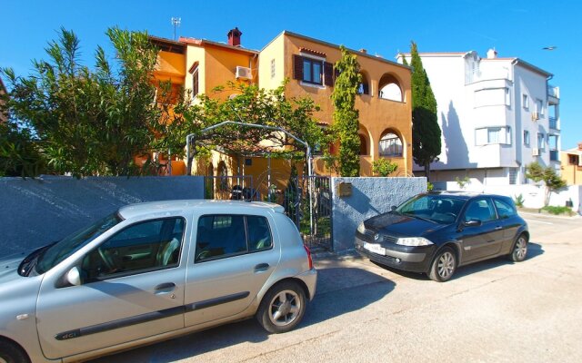 Apartment 1775