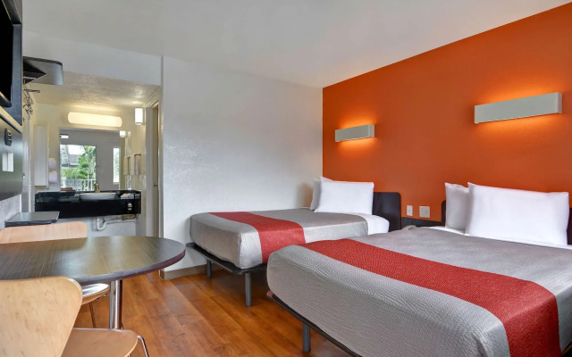Motel 6 Dania Beach
