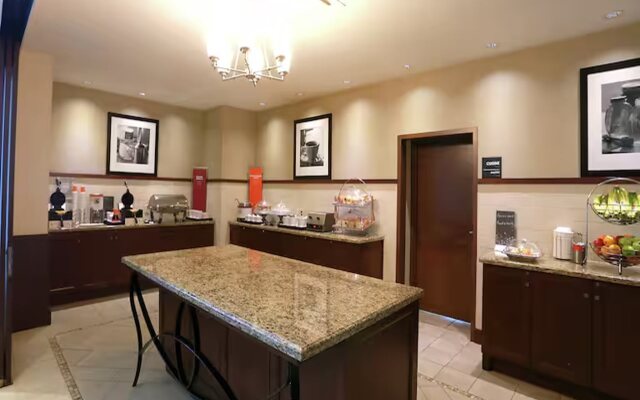 Hampton Inn & Suites by Hilton Laval