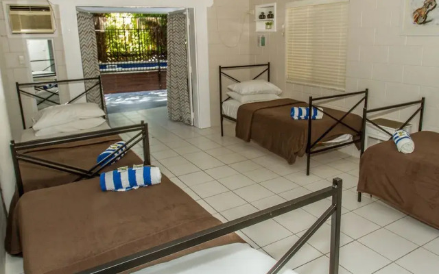 Cairns Beaches Flashpackers