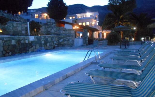 Kinira Beach Hotel