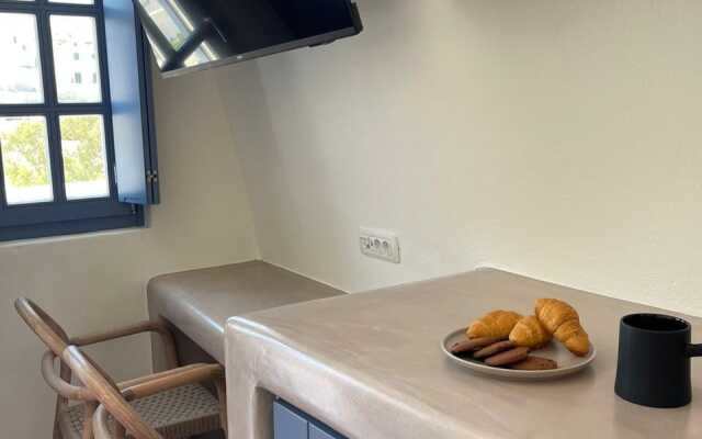 Acave Santorini Suites