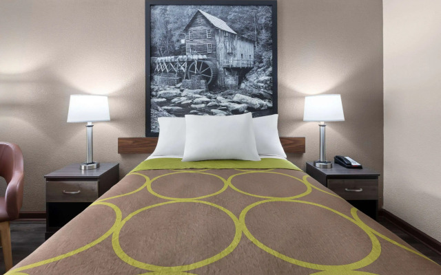 Super 8 By Wyndham Bridgeport/Clarksburg Area