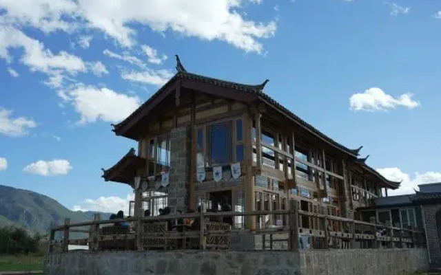 SK Snow Mountain View Garden Hostel