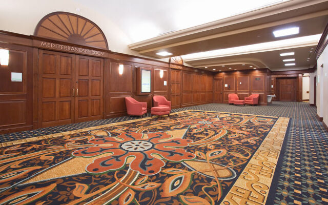 Holiday Inn Minot Riverside