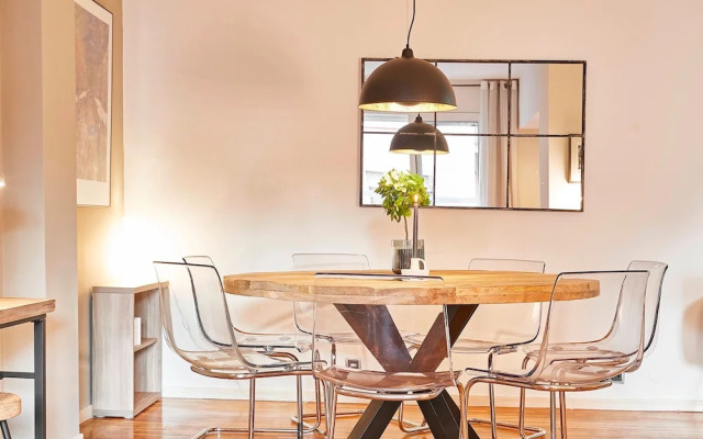 Love Local Life Near Sagrada Familia By Myrentalhost