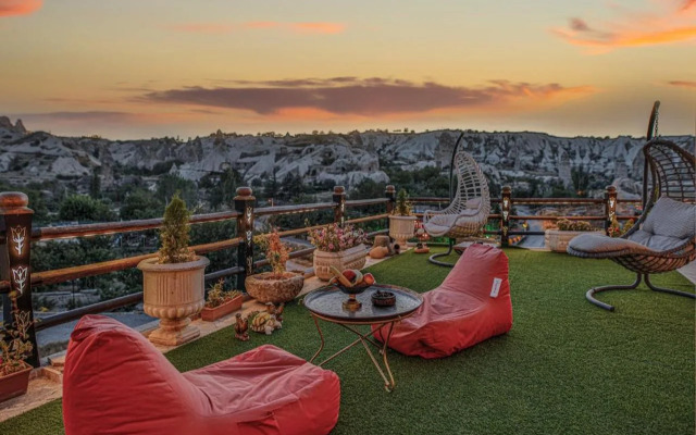 Sah Saray Cave Suites Halal Hotel