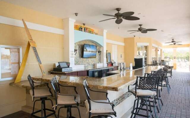 Penthouse Prize. 3 Bedroom Condo by Redawning