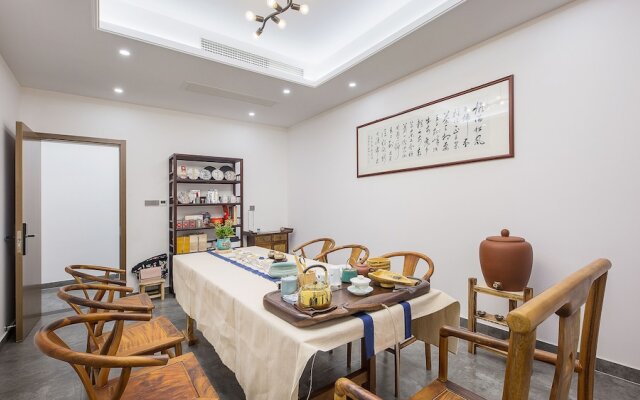 Floral Hotel Red Forest Yuyao