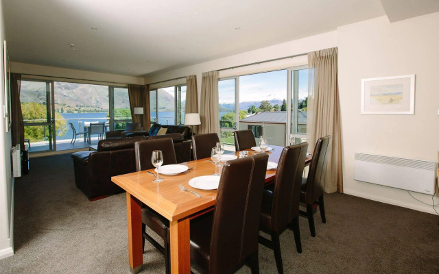 Lakeside Apartments