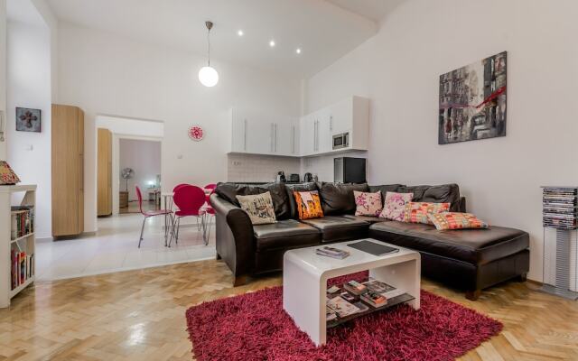 Mahler apartment in VI Terézváros with WiFi.