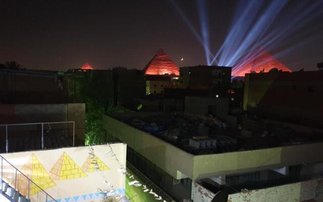 2 Jana Pyramids view inn