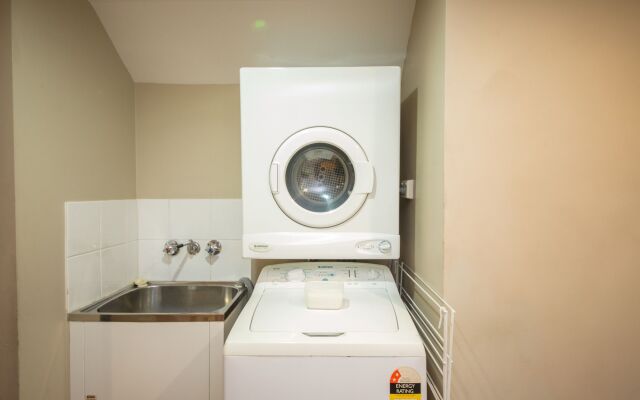 The Cosmopolitan Motel and Serviced Apartments