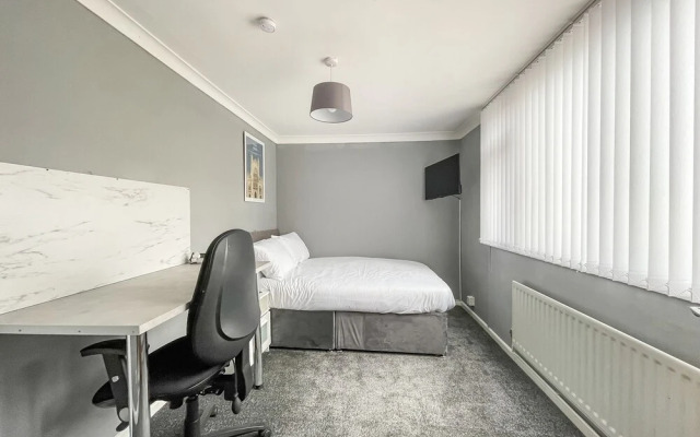 Impeccable 2-bed Home Close to City Centre!!