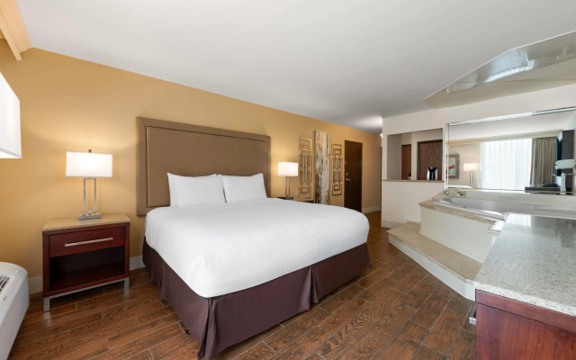 Wyndham Riverfront Little Rock