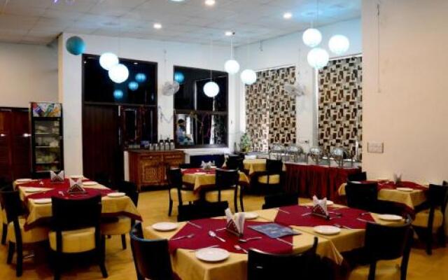 OYO Rooms Umed Club Road Rai Ka Bagh