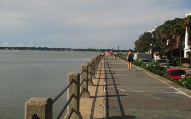 Gentry Hotel by RedAwning