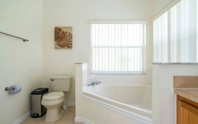 Amazing 6 Bedrooms With Pool