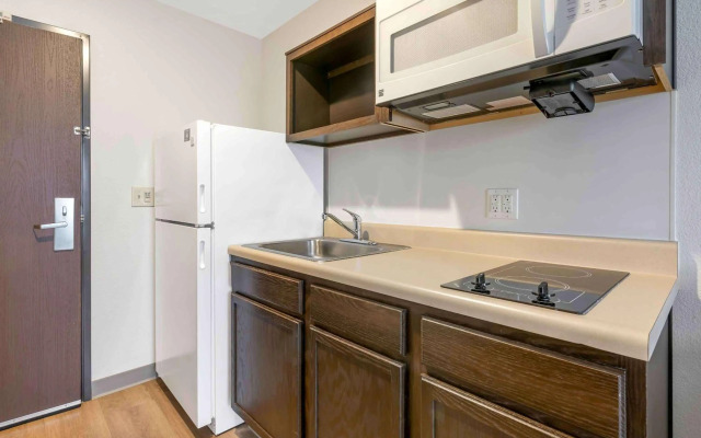 Extended Stay America Select Suites - Louisville - Airport