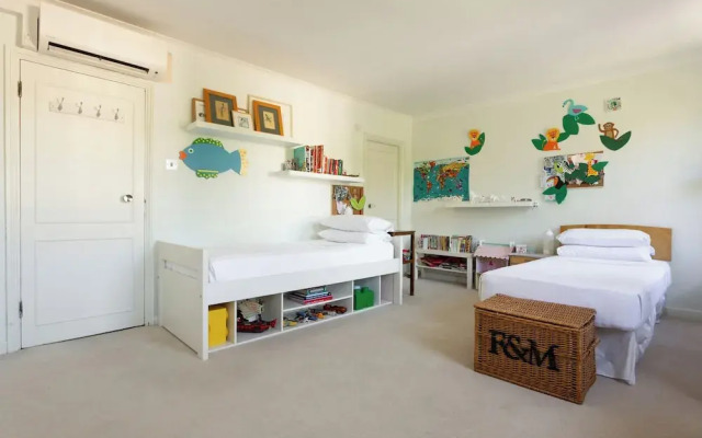 Somerset Square by Onefinestay