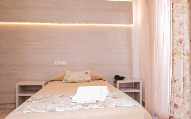 Coral beach house & food