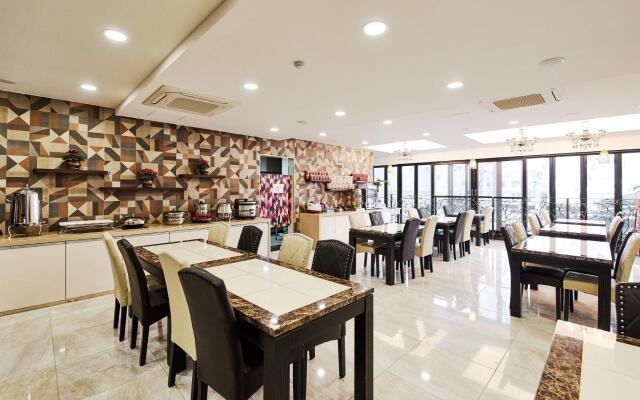 Hotel The Class