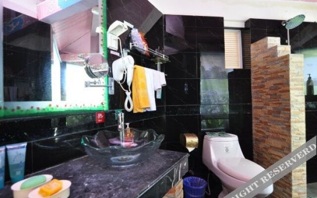 Yingyuetan Hotspring Hotel