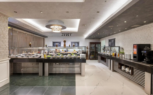 Limak Ambassadore Hotel