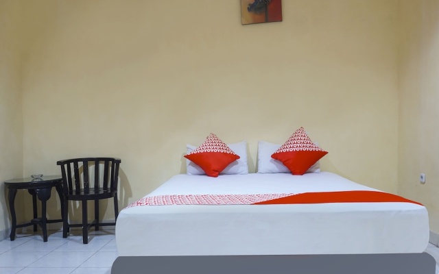 OYO 90923 Makassar Cottage – Guest Rooms – Makassar