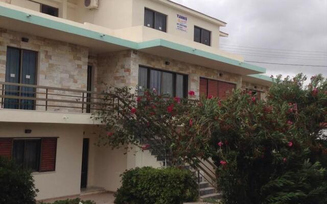 Yiannis Apartments