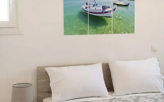 Parikia s Sunlight 2bedroom House