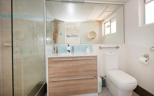 Golden Sands Beachfront Apartment Resort