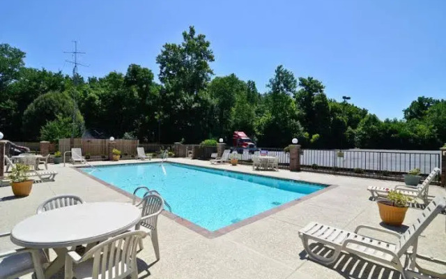 Best Western Travelers Inn