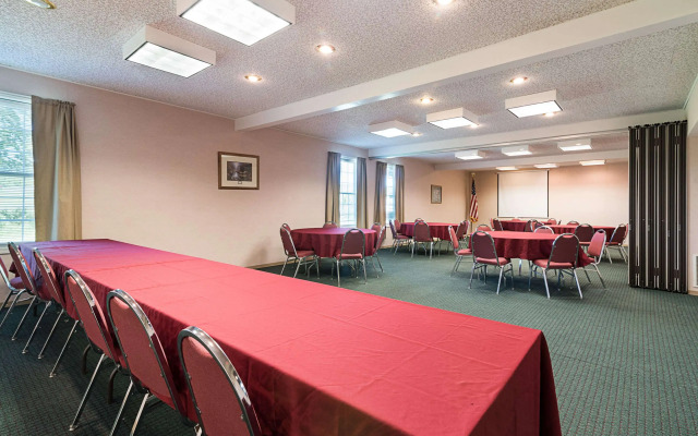 Quality Inn & Suites Schoharie near Howe Caverns