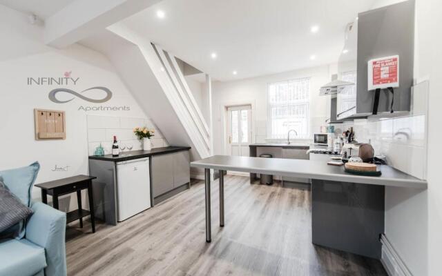 Liverpool Harrow Road Sleeps 6- Infinity Apartment