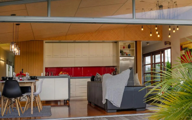 Modpod on The Tee - Matarangi Holiday Home