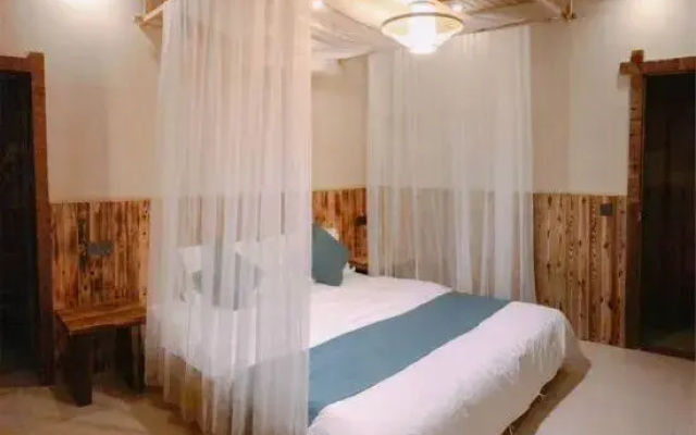 Qingdeng Mountain House (Lin'an Baima cliff scenic spot store)