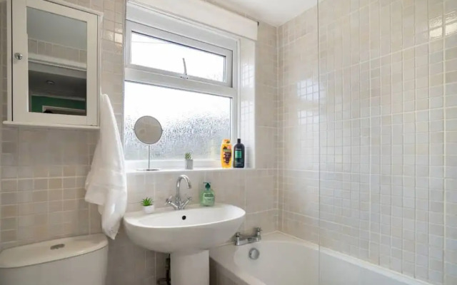 Gateshead-sleeps 6-free Parking