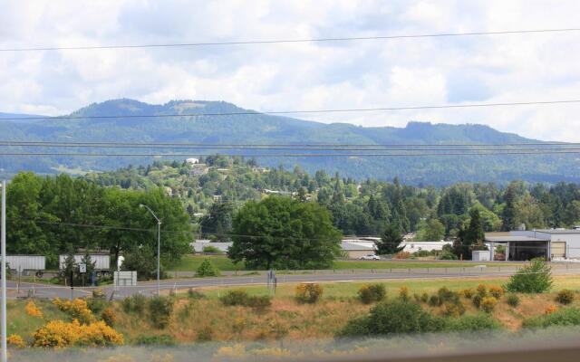 Comfort Suites Eugene