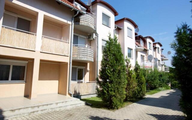 Zoli Apartmanok-Balcony Kölcsey 32